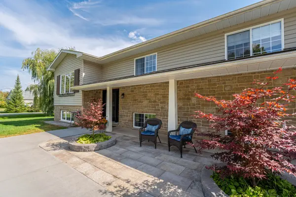 290 McClennan DR, Selwyn, ON K0L 1T0