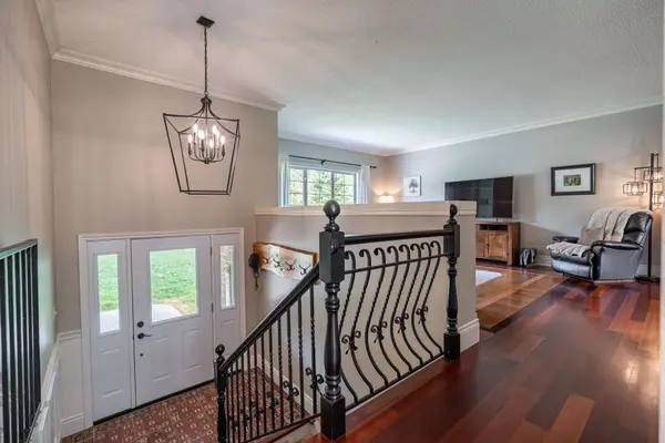 290 McClennan DR, Selwyn, ON K0L 1T0