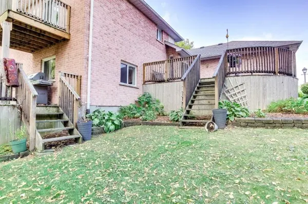 Central Elgin, ON N5P 4K1,26 Symphony CT