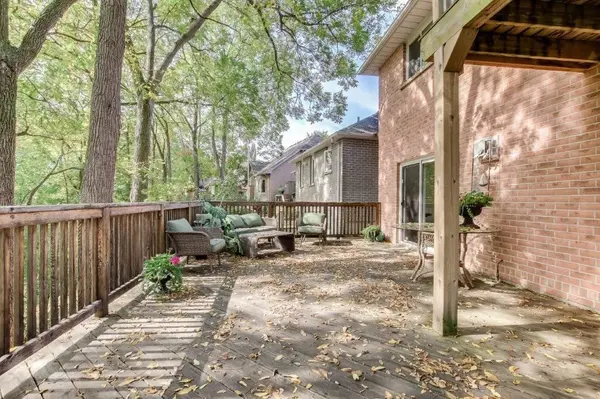 Central Elgin, ON N5P 4K1,26 Symphony CT