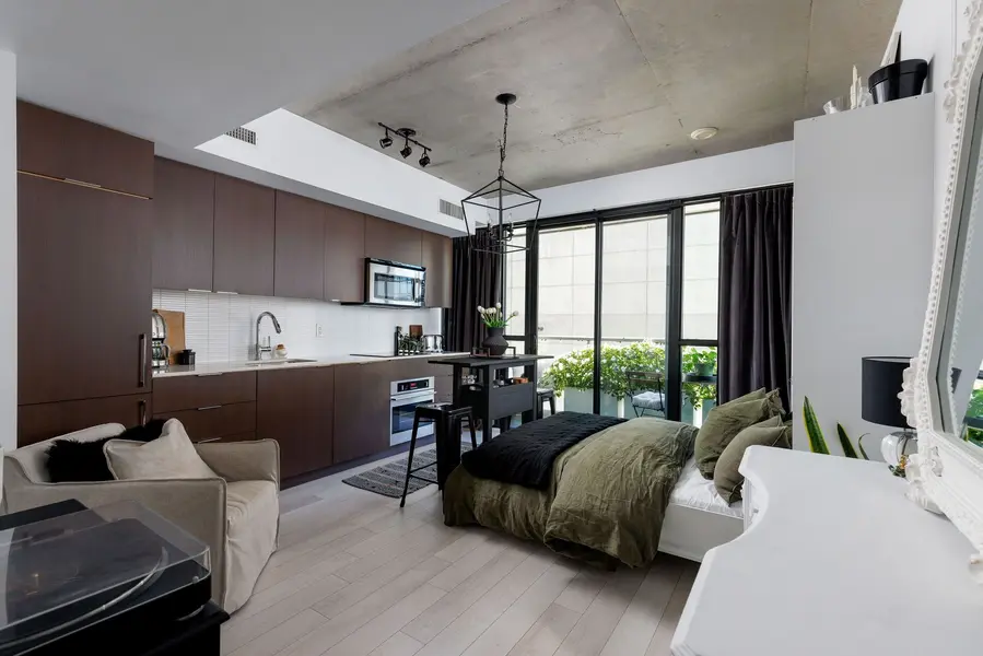 5 Hanna AVE #223, Toronto C01, ON M6K 0B3