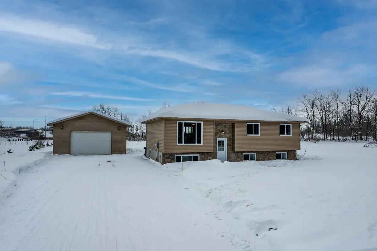 Severn, ON L3V 0X8,1829 Division RD E