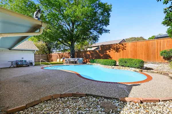 Carrollton, TX 75006,2813 Raintree Drive