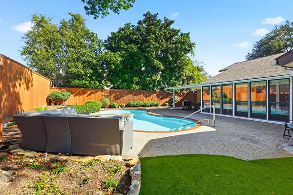 Carrollton, TX 75006,2813 Raintree Drive