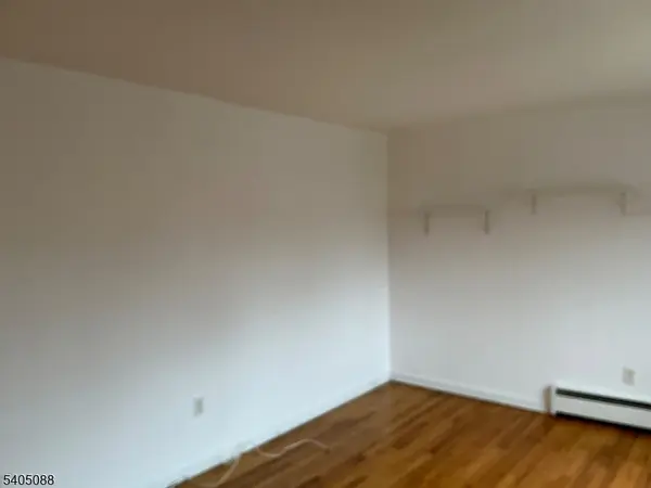 Little Falls Twp., NJ 07424,6A Colonial Dr #A