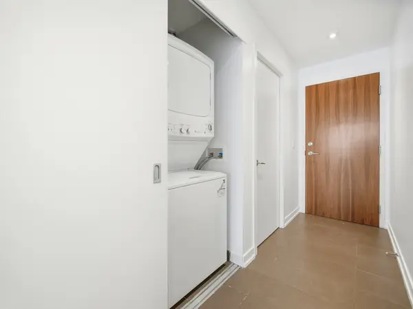 Toronto C01, ON M5V 0E6,170 Fort York BLVD #2111