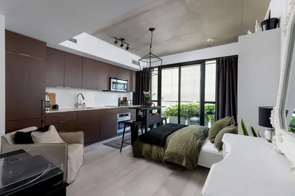 5 Hanna AVE #223, Toronto C01, ON M6K 0B3