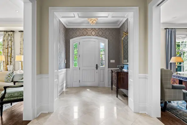 Toronto C12, ON M4N 1L2,260 St Leonards AVE