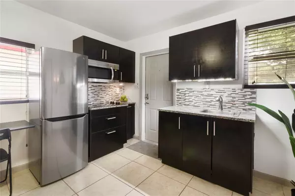 Miami, FL 33162,511 NE 161st St