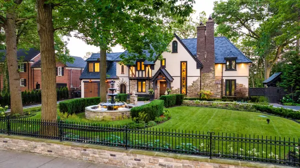 57 Baby Point CRES, Toronto W02, ON M6S 2B7