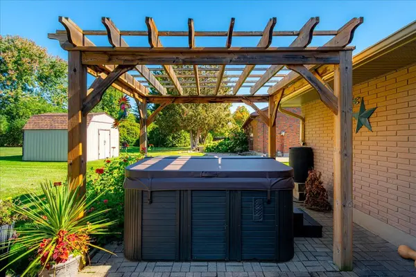 Tillsonburg, ON N4G 2B1,49 Dereham DR