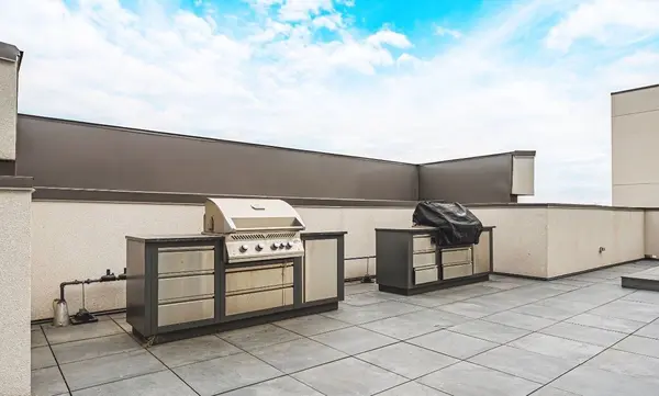 Hamilton, ON L8B 2A6,470 DUNDAS ST E