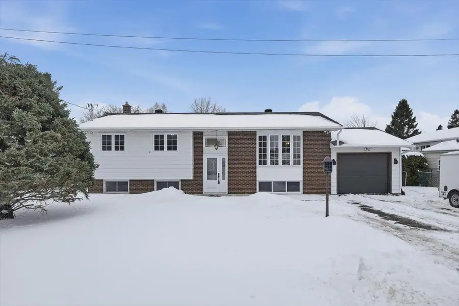 2620 Denise AVE, Orleans - Cumberland And Area, ON K4B 1J8