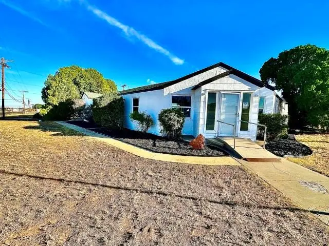 Seminole, TX 79360,409 SW Ave E E