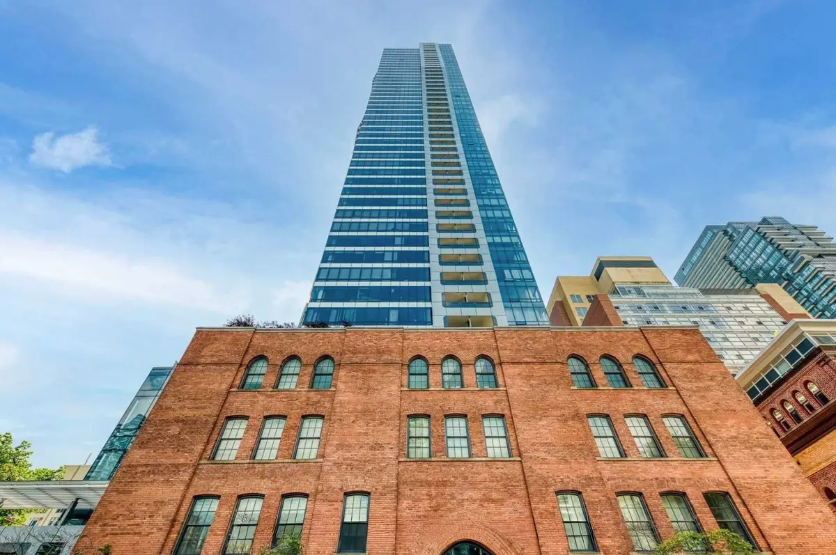 Toronto C01, ON M4Y 0B6,5 St. Joseph ST #402