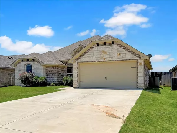Granbury, TX 76049,3304 White Horse Drive