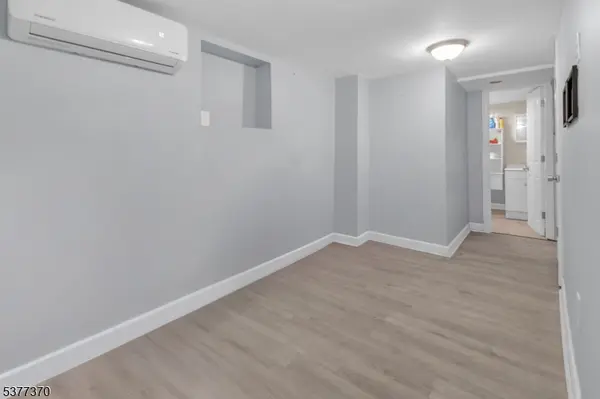 East Orange City, NJ 07017,32 Dodd St