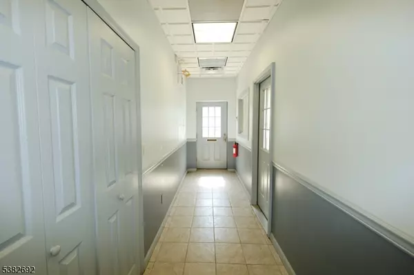 Linden City, NJ 07036,30 W Price St