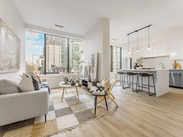 5 St Joseph ST #402, Toronto C01, ON M4Y 0B6