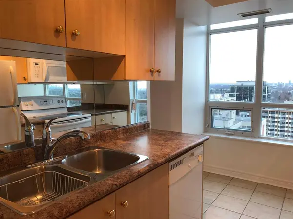 Toronto C10, ON M4P 0A3,212 Eglinton AVE E #1807