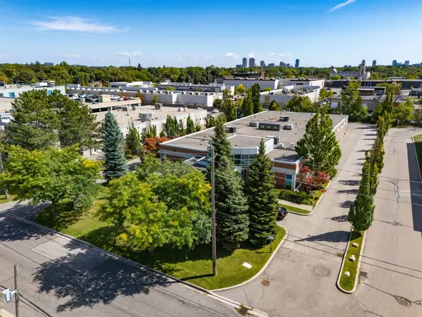 Toronto C13, ON M3B 1S9,21 Kern RD