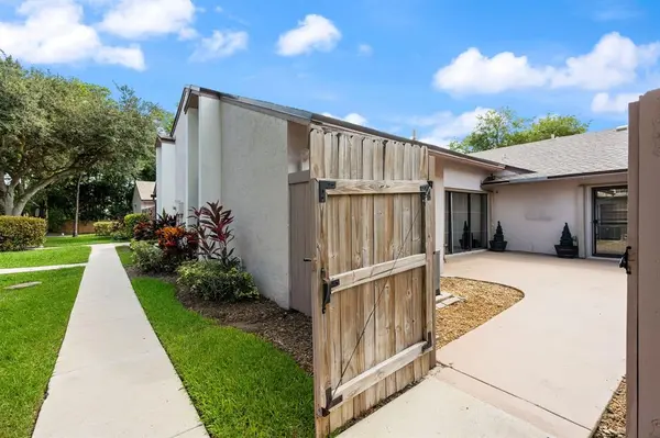 151 NW 115th Ave #405, Plantation, FL 33325