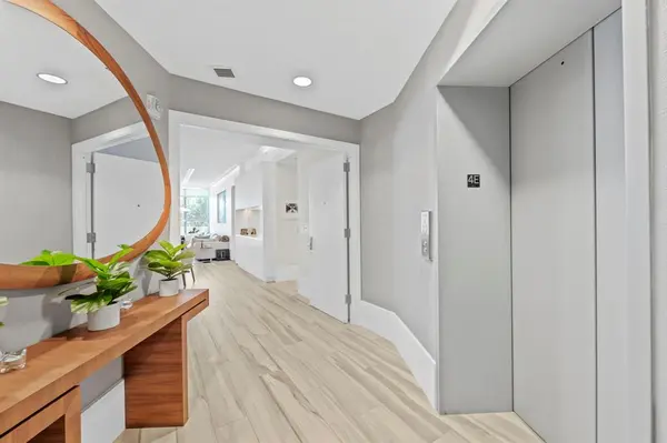 Fort Lauderdale, FL 33304,701 N Fort Lauderdale Beach Blvd #403