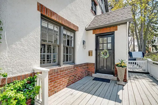 Burlington, ON L7T 3M6,1060 Mohawk RD