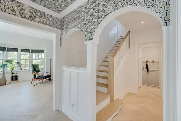 Burlington, ON L7T 3M6,1060 Mohawk RD