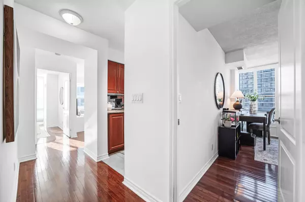 Mississauga, ON L5B 4M1,1 Elm DR W #1005