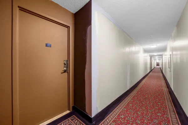 Toronto W10, ON M9V 5E3,10 Markbrook LN #1411