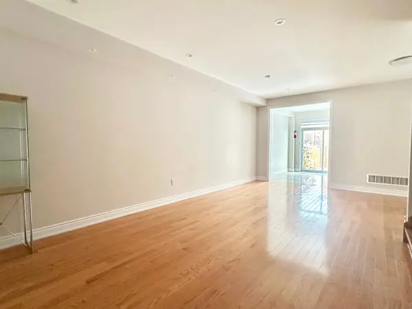 Mississauga, ON L5N 7A2,3682 Banff CT