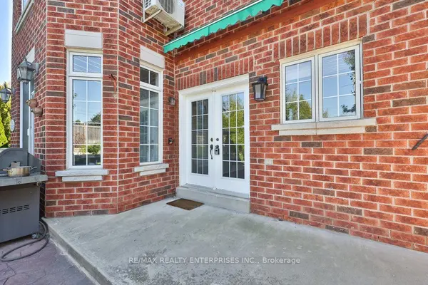 Brampton, ON L6P 2L3,37 Castlegate BLVD