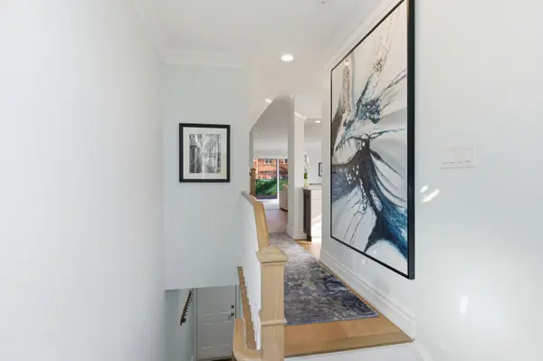 Oakville, ON L6L 6L2,27 Southaven PL