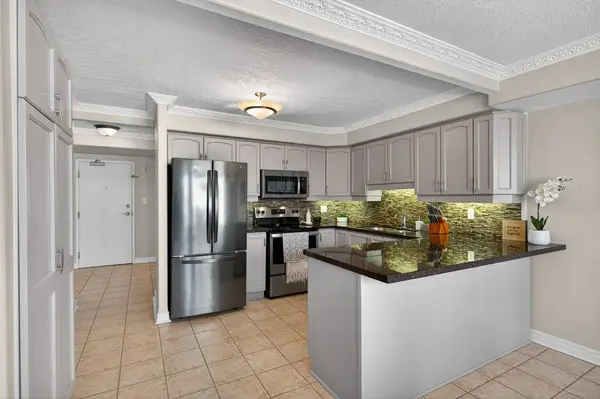 Burlington, ON L7S 2L8,1272 Ontario ST #803