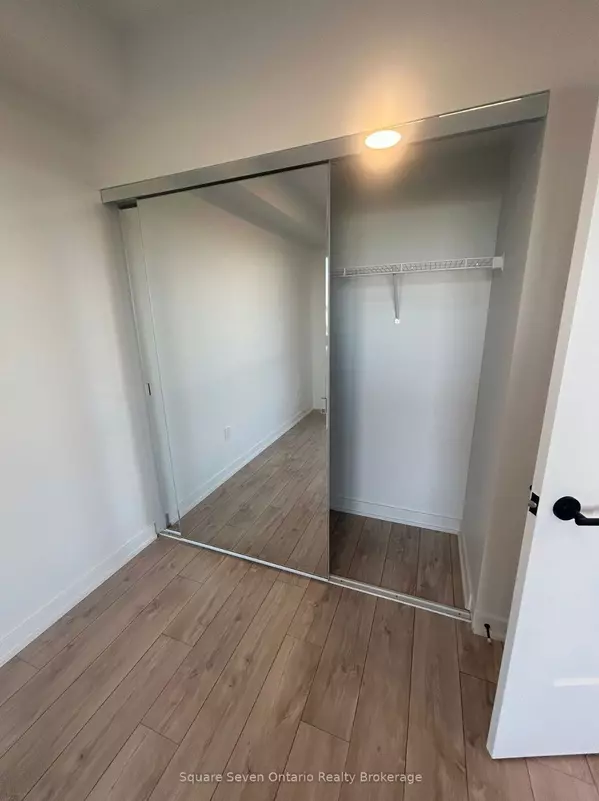 Milton, ON L9E 2B5,720 Whitlock AVE #514