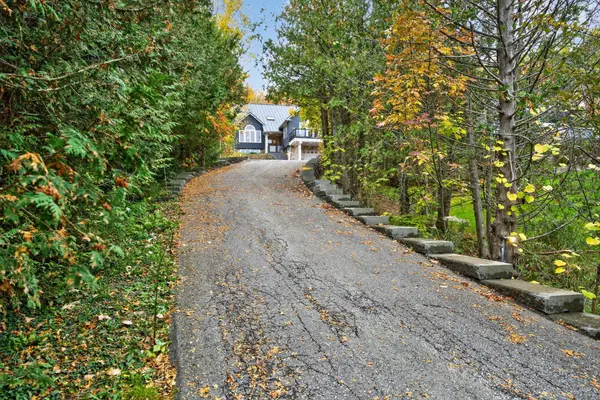 Blue Mountains, ON L9Y 0R9,112 Arrowhead CRES