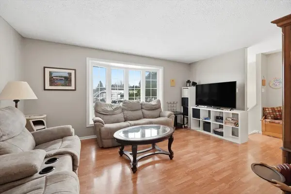 Orleans - Cumberland And Area, ON K4B 1J8,2620 Denise AVE