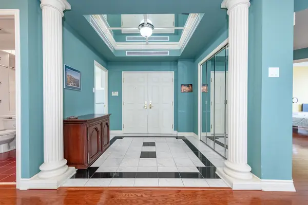 Alta Vista And Area, ON K1G 5H2,1480 Riverside DR #606