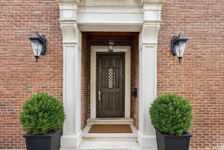 243 Rose Park DR, Toronto C09, ON M4T 1R6