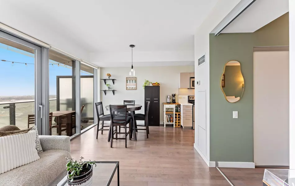 70 Distillery LN #2105, Toronto C08, ON M5A 0E3