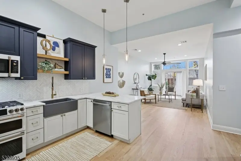 Bloomfield Twp., NJ 07003,186 Walnut St #114