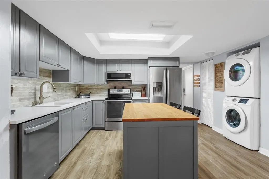 Coral Springs, FL 33065,8101 NW 27th St #4