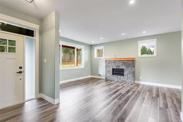 Campbell River, BC V9H 0G1,742 Salmonberry St