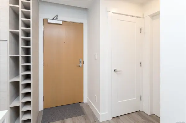 Victoria, BC V8T 0C7,777 Herald St #1807