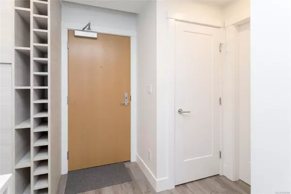 Victoria, BC V8T 0C7,777 Herald St #1807