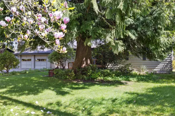 Qualicum Beach, BC V9K 1H4,651 Belyea Rd