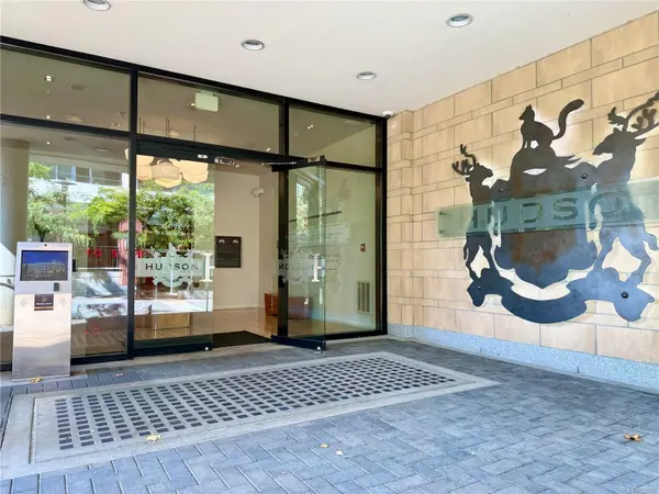 Victoria, BC V8W 0B8,770 Fisgard St #438