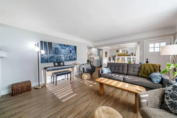 Saanich, BC V8X 3S9,1232 Pearce Cres