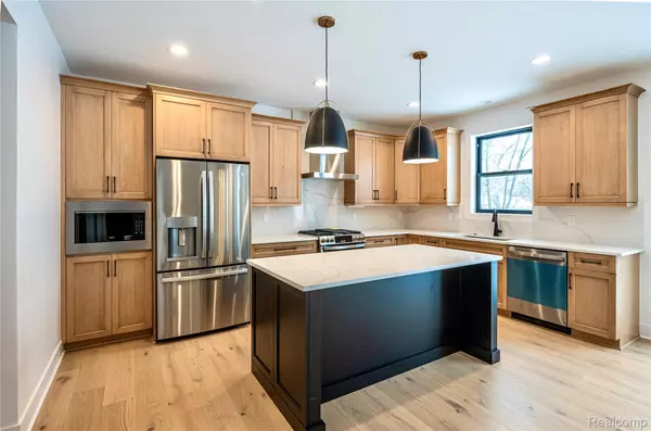 Royal Oak, MI 48073,4101 Devon RD